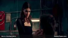 Riproduci Alexandra daddario statua nuda calda