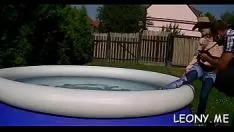 Играть Sybaritic гал leony aprl получает сексуальную волну зыбь