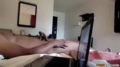 Jouer Flash gumshoe à la femme de chambre et elle le baise