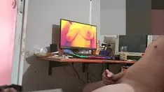 Reproduzir Passjob com gravações de vídeo compradas de uma prostituta