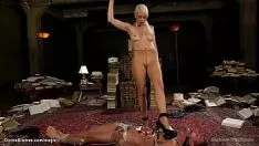 تشغيل شقراء الحنين على التوالي femdom ربط الرجل