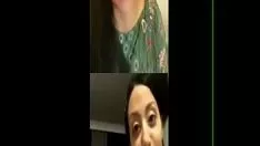 Reproduzir Sophomoreia taloni e saree kail sexo árabe