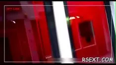 Reproduzir A velha e gorda chifruda fode seu gatinho com um brinquedo sexual
