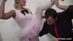 Играть Whippy danseuse сжимают кулаками