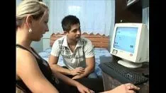 चलाएँ वे एक चुंबकीय लड़के को खींचते हुए देखते हैं