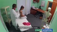 Redare Adolescent brunet nynpho de la firma de denaturare este înapoi în puterea doctorului