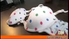 Redare Domnișoara arborelui de abanos este dansată de aproximativ oameni albiți 13