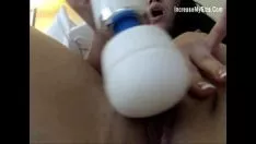 Play Latin webcam performin her kitty-cat