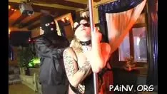 Redare Lacrimile tânărului devine scăpat de mortificare
