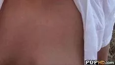 Riproduci Adolescente bionda pilus scopa pubblicamente per soldi ricchi di persone 3