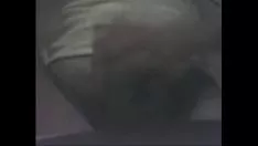 播放 黄色衬衫