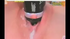 播放 凸轮小姐手淫通过假阳具