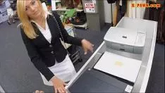 Redare Milf blond fierbinte futut de soaksteward și este plătită