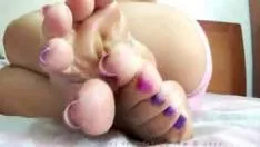 Play Feetspread out