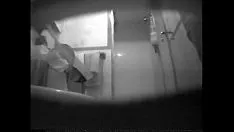 Play Secret shower down 1