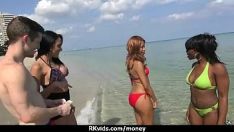 Reproducir Hottie no profesional se somete a dinero en efectivo para tener sexo popular 17