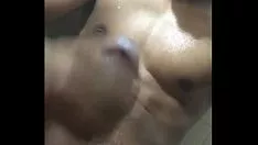 Oynat Duşta sevişiyorum