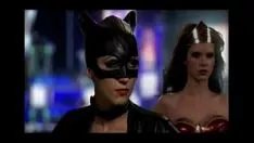 Putar Rekaman video pengobatan Catwomanhood