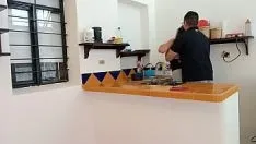 再生 建物の警備員が家に侵入したのですが、衝動を抑えることができず、彼は私に性交させてくれました
