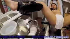 चलाएँ डॉक्टर-टाम्पा बनें, राया गुयेन का आनंद लें, जिसे सौतेले माता-पिता ने सिर्फ आपकी खुशी के लिए 18 साल की उम्र में पाला था, डॉक्टर-टाम्पाकॉम पर!