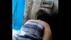Play Hot bathe from indian bengali desi aunt - presentagram.com/soutsox