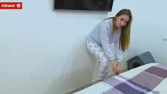 Putar Untuk pertama kali dalam hidupnya, anak tirinya meniduri ibu tirinya dengan keras melalui anal. - oh tidak, kamu masuk ke lubang yang salah, bajingan!