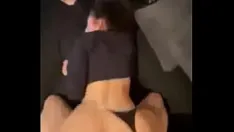 Reproduzir Esposa e marido com tesão fodendo forte parte 2
