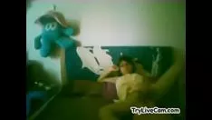 Reproduzir Adolescente fazendo exercícios sozinha em sua webcam em tryendurecam.com