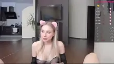 Play Your favorite model is tired of sucking and prepares her ass for expansion