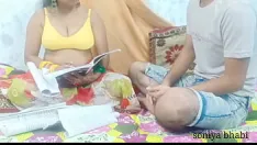 Riproduci Le tette della mia insegnante sono così spesse e sexy che il mio cazzo si alza. chiaro video hindi