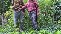 Redare Milf grasă m-a ajutat în timp ce mă uitam la știri