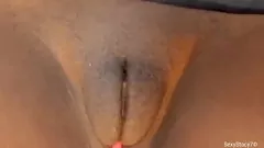 Odtwórz Szybka gruba masturbacja Sexystacy7 z mięsistą cipką