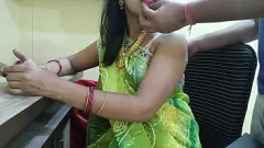 চালান দেশি ভাবী অফিসে গরম সেক্সের সাথে পদোন্নতি পান!