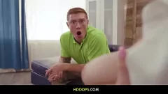 Putar Terapis Seks Lena Paul Kaki Tersebar Lebar Untuk Monster Cock