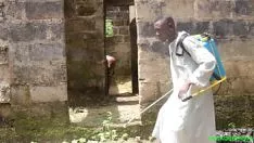 Abspielen Mein Kleinstadt-Mann sah mich pissen, fickte mich durch, ich schrie nach Aufschlag