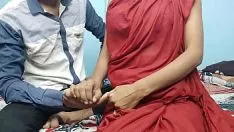 播放 节约已婚女人的 1 号 karva chauth 完全印地语发声。