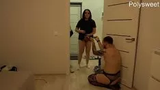 Jouer Hot dominah erreminise son garçon avec un flogon